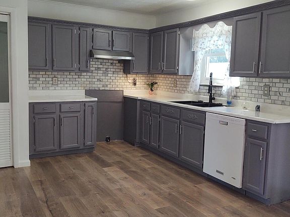 5th image of 2709 Lisa Cir