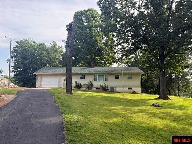 1st image of 60 Forest Hills Dr