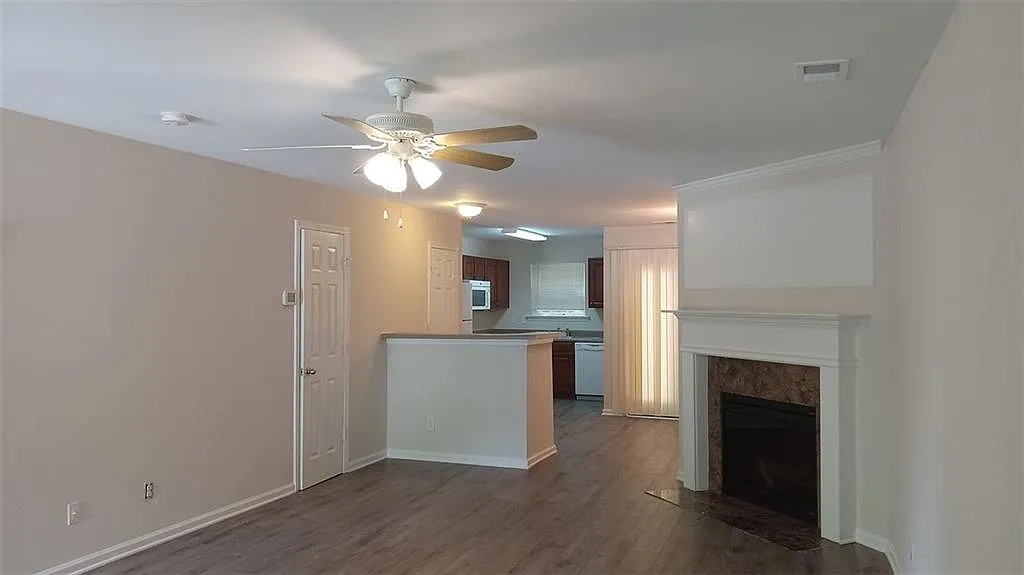 2 bed, 2.5 bath, 1546 sqft, $1,800 — Photo 4