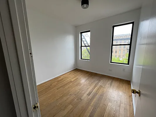 Rented by CITY SKYLINE REALTY INC | media 11