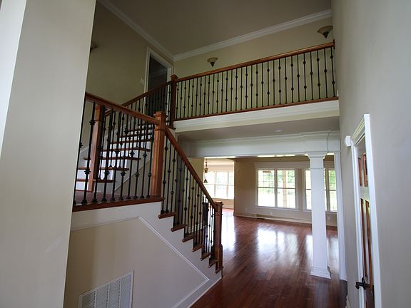 2nd image of 813 White Horse Dr