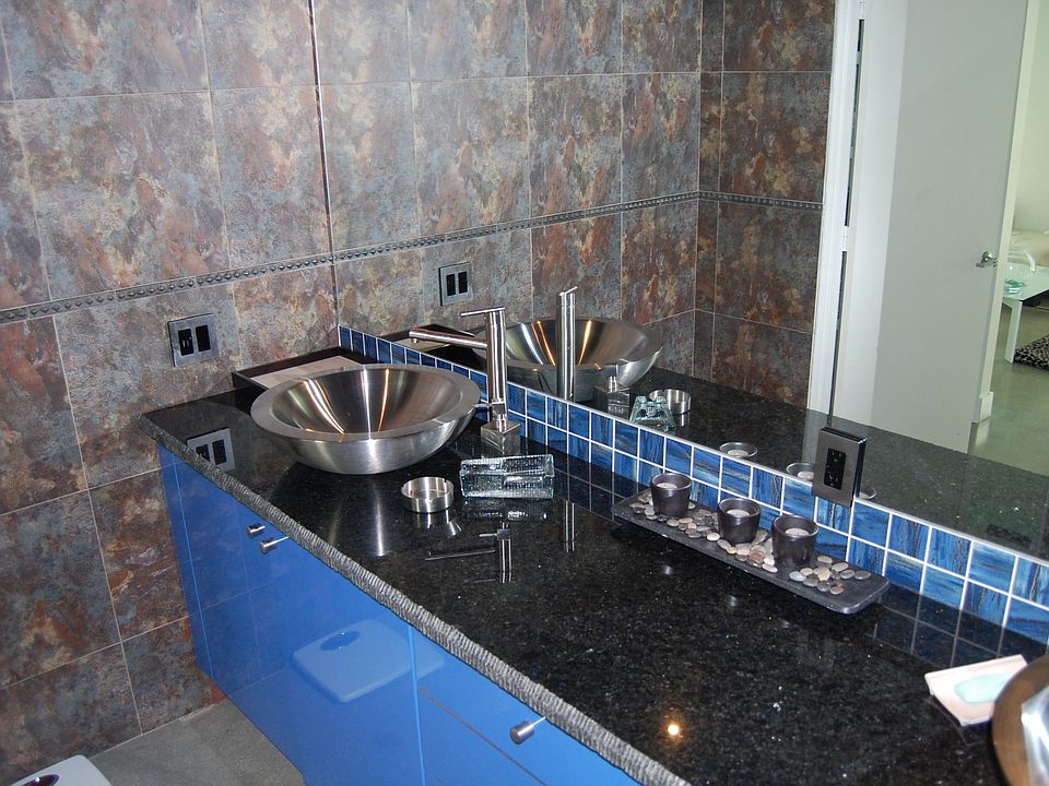 1st image of 185 NE 4th Ave APT 201