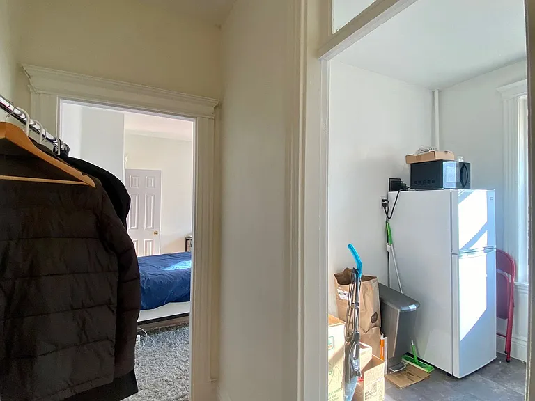 110 Warren St #18 — Photo 11