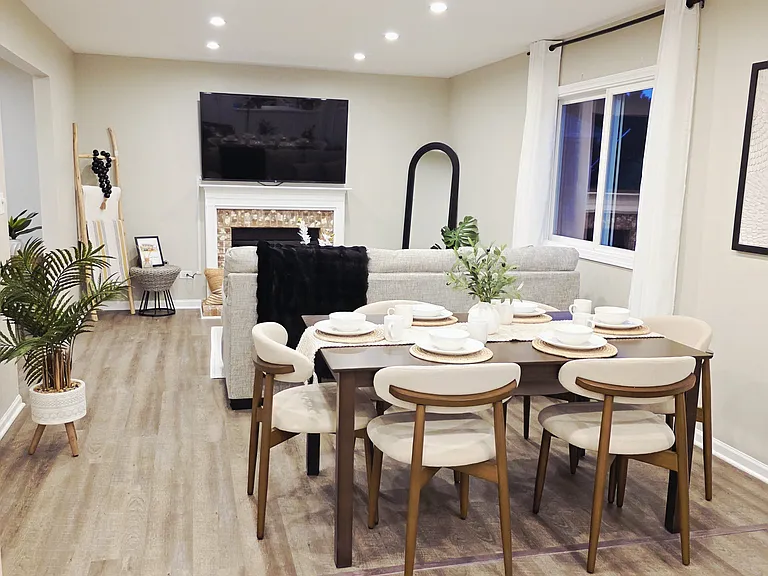 Bentley Dr — Photo 2