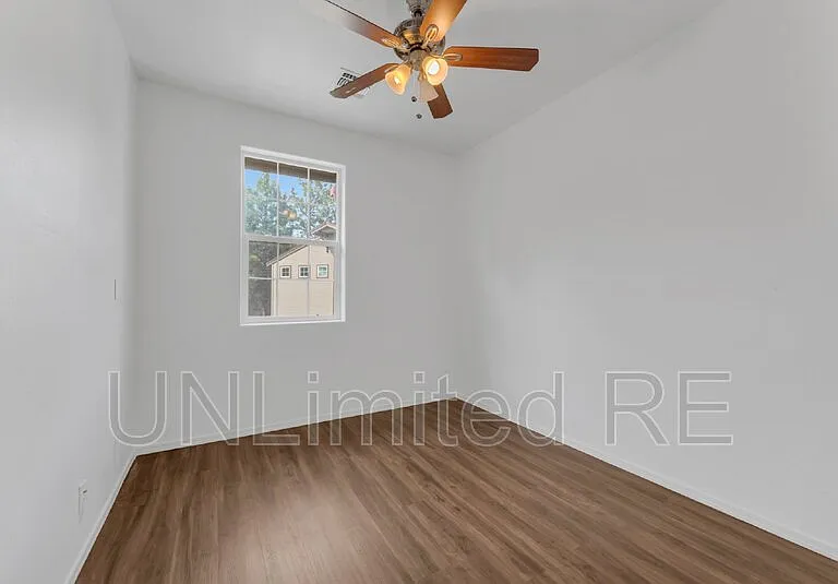 2443 W Pikes Peak Dr — Photo 15