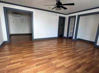 5304 Polk St #1, Houston, TX 77023