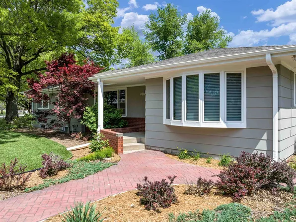 100 W Vesper St, Hesston, KS 67062