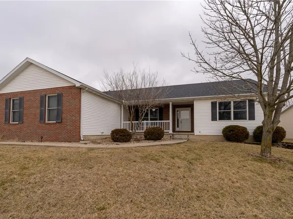 140 Lexington Cir, Mount Zion, IL 62549