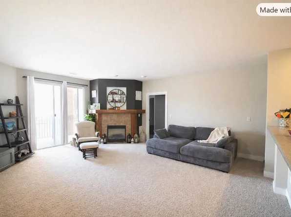 15295 W Library LANE #213, New Berlin, WI 53151