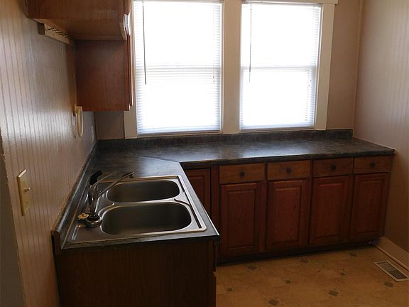 3rd image of 117 N Connecticut Ave