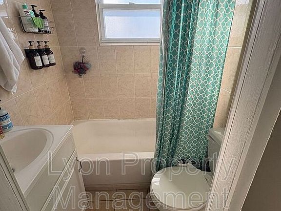 4th image of 250 Sayles Ave Unit 2R
