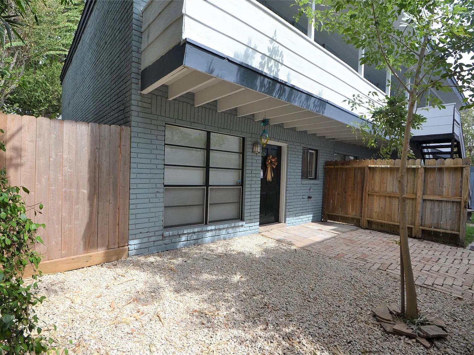 2414 Morse St — Photo 3