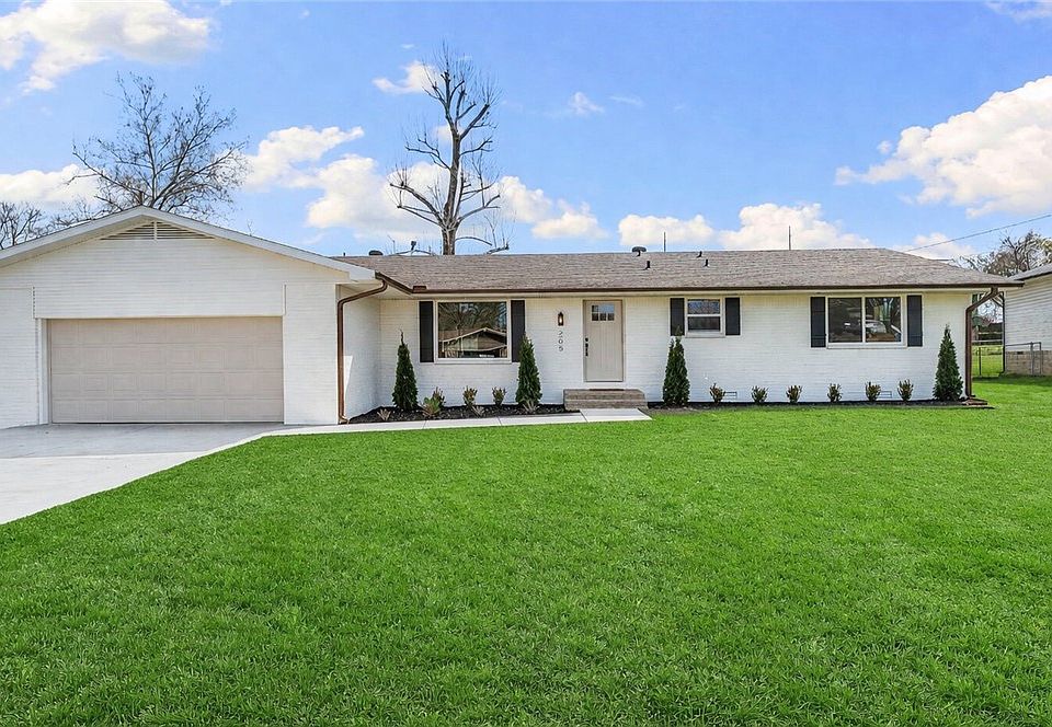 1st image of 205 Big Tree Dr