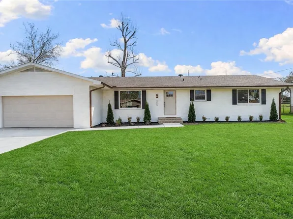 205 Big Tree Dr, Bentonville, AR 72712