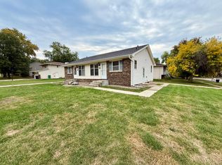 7718 Prairie Ave, Urbandale, IA 50322
