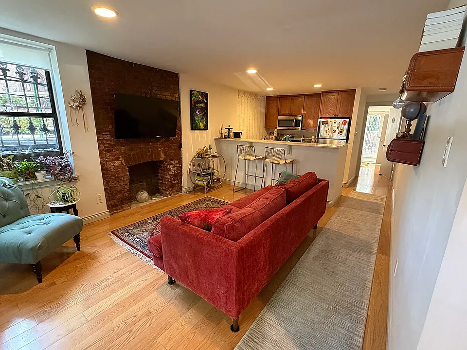 100 Lafayette Ave #1
