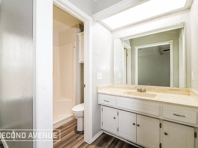 1417 Edinburg Dr — Photo 8