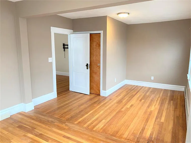 171 Harvard St — Photo 3