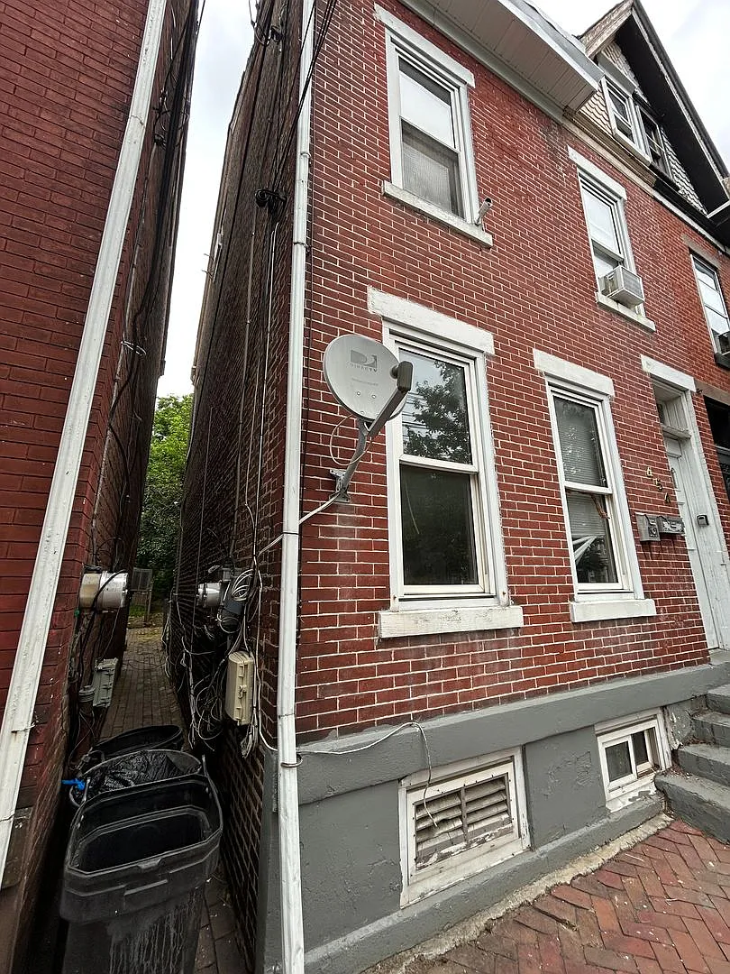 454 W. Hanover St — Photo 3