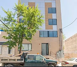 Building Photo - 1829 E Sergeant St #3