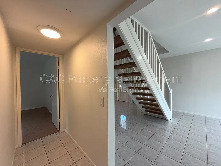 1862 Hanford Dr — Photo 13