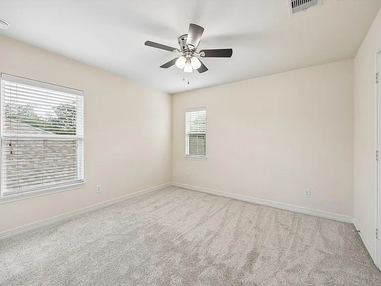 10108 Hidden Creek Falls Ln — Photo 16