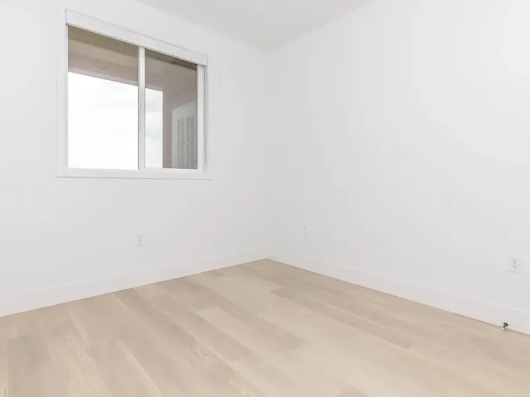 Begonia Place Luxury Apartments — Photo 119
