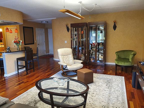 4th image of 1636 Ashland Ave Unit 301