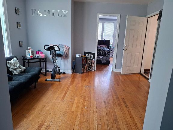 3rd image of 10941 S Wentworth Ave