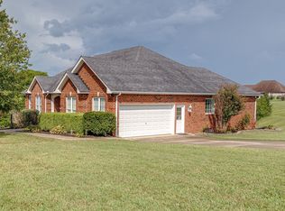 1041 Glover Hills Dr, Springfield, TN 37172