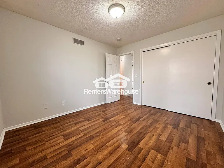 830 Hartford Ave — Photo 14