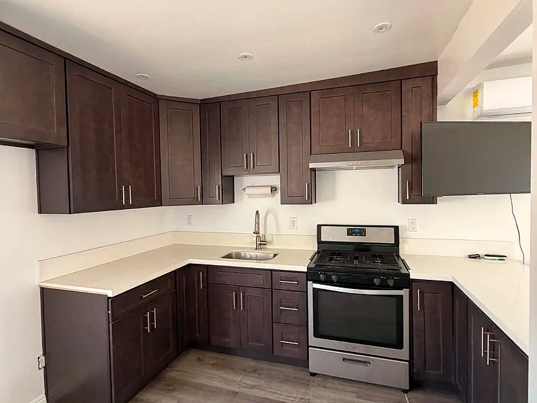 1019 E Grand Ave #3 — Photo 3