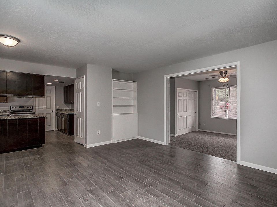 1st image of 8314 N 56th Ave