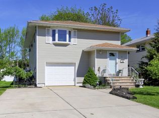 17 Maple Pl, Keyport, NJ 07735