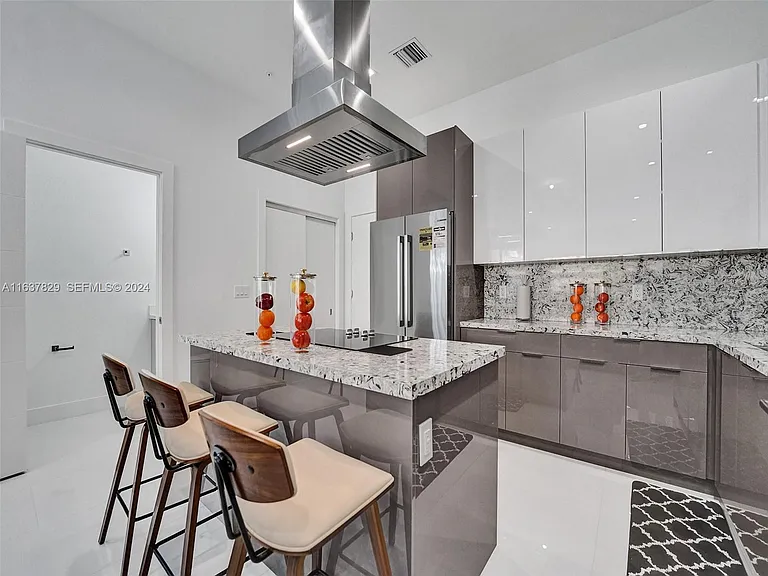1222 NE 15th Ave — Photo 13
