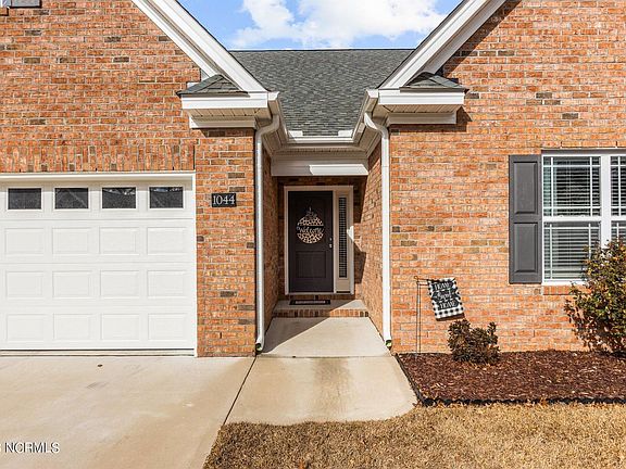 2nd image of 1044 Dearborn Ct