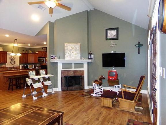 5th image of 308 Deer Valley Ln
