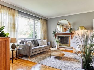 4 Cora Cres, Toronto, ON M1P 4M4