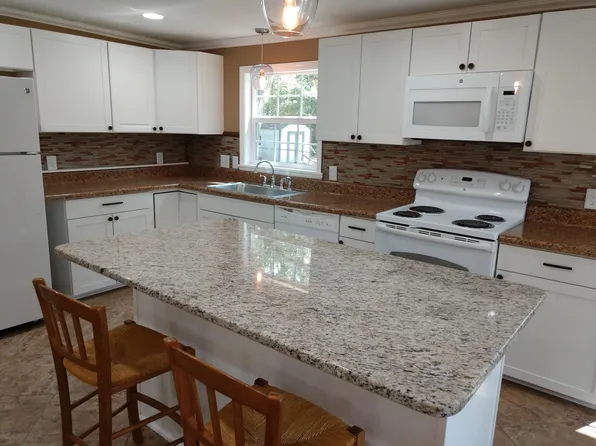 4108 Scarlet Dr, Matthews, NC 28104