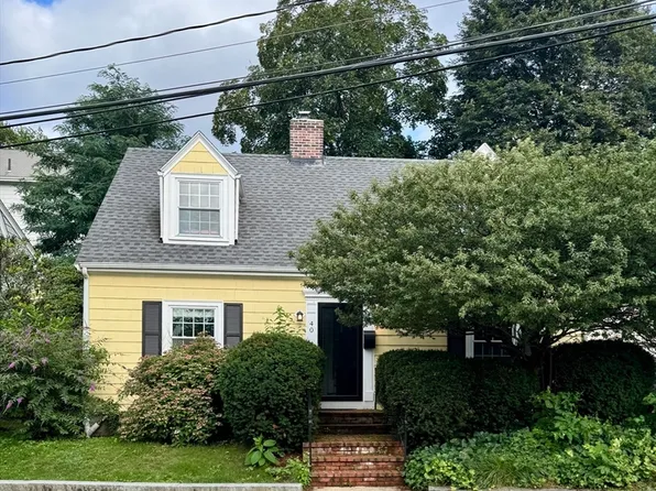 40 Lake Shore Rd #Sf, Brighton, MA 02135