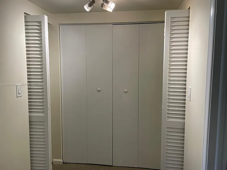 155 Ocean Lane Dr #811 — Photo 5