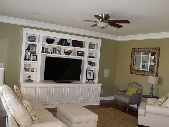 5th image of 221 Verde Meadow Dr