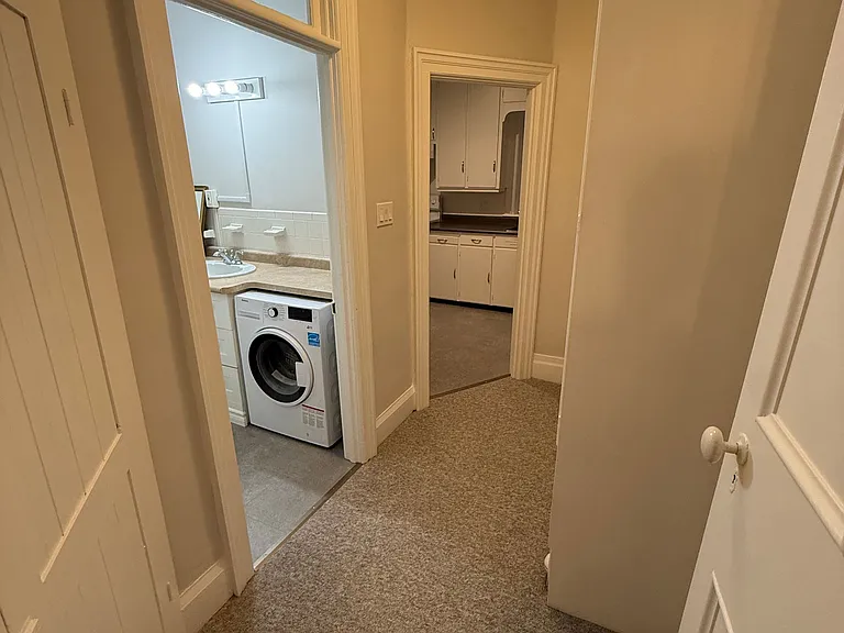 59 B Wellington St E #UPPER — Photo 14