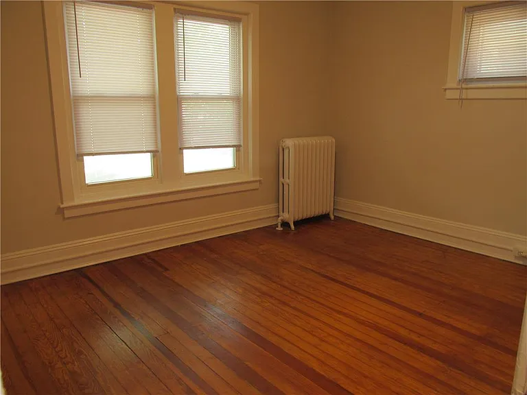 1136 N New St — Photo 15