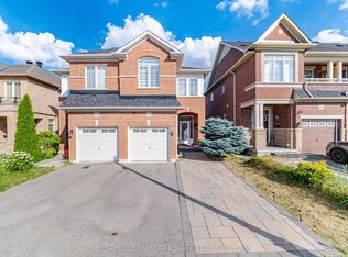 3252 Sunlight St, Mississauga, ON L5M0G7