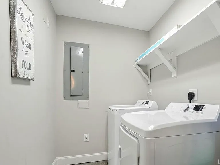 1423 Pierce St — Photo 23