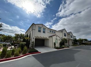 945 Vivid Ln, Costa Mesa, CA 92626