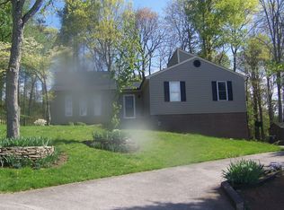 1411 Buxton Dr, Knoxville, TN 37922