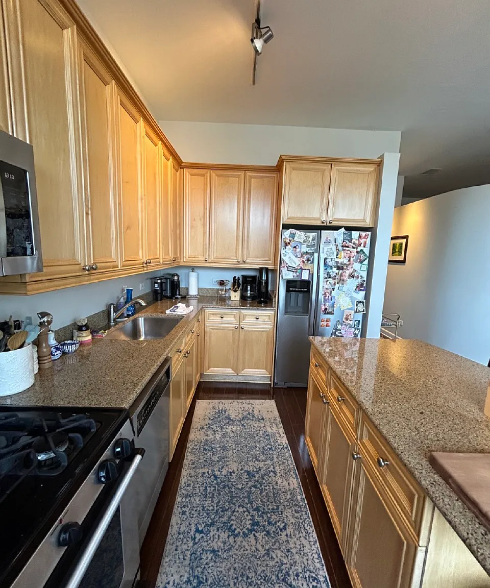 1 bed, 887 sqft, $2,990 — Photo 3