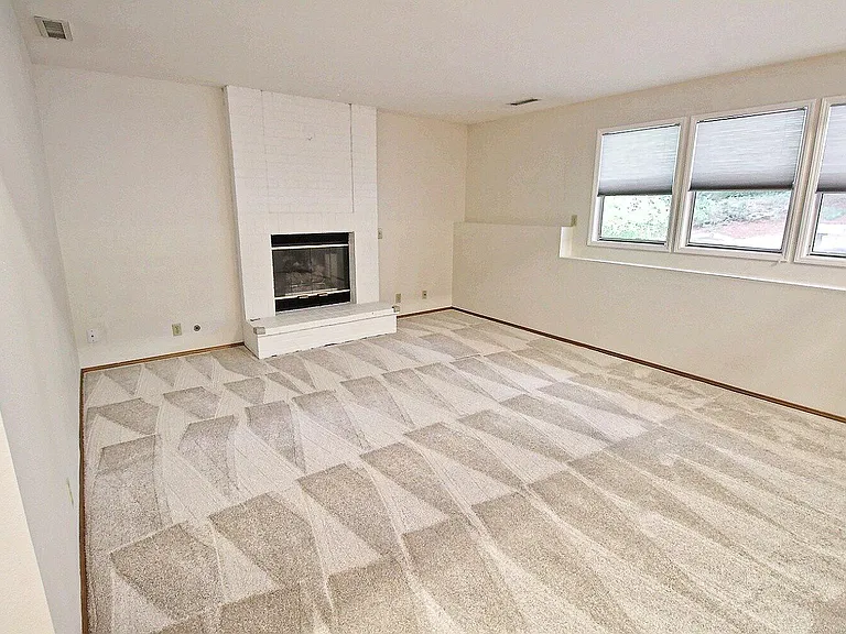 23952 SE 40th Pl — Photo 9